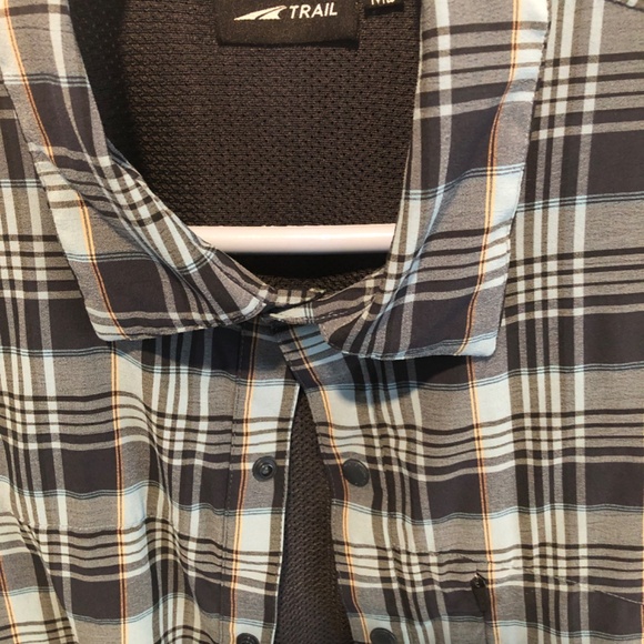Altra tech snap button up - Picture 3 of 3